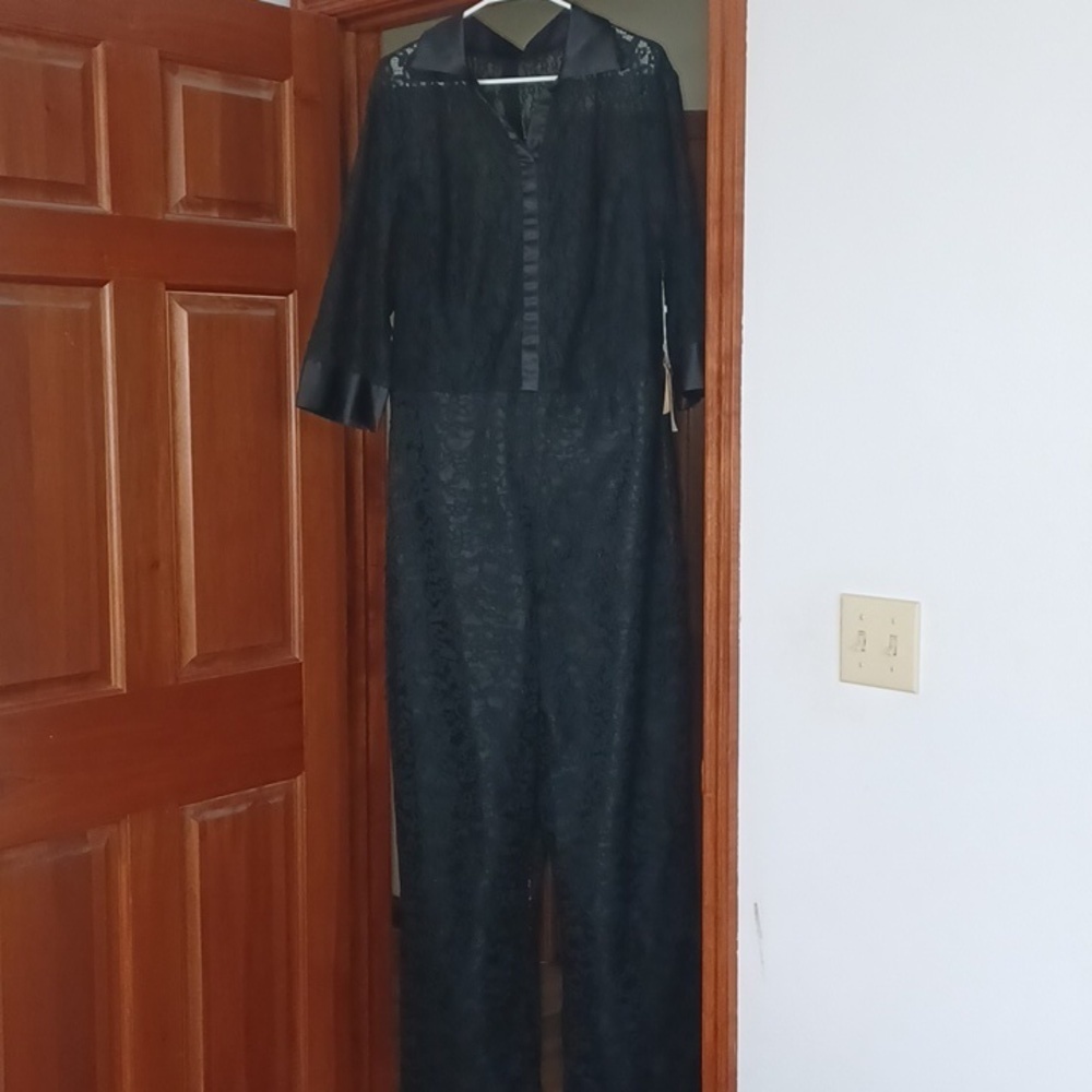 LAN TING BRIDE PANTSUIT SZ 2XL, fully lined, pit 2 pit is 24", waist is 20" flat